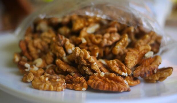 Le noci pecan nella dieta di un uomo miglioreranno la circolazione sanguigna e aumenteranno la potenza